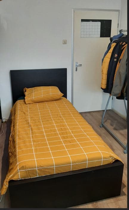 Private Bedroom Available in Shared Apartment - Image 5